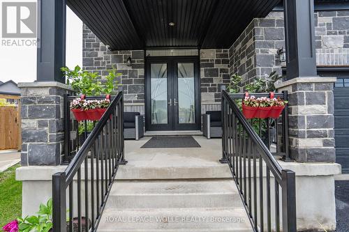 920 River Ridge Court, Waterloo, ON - Outdoor