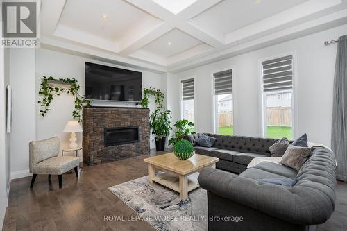 920 River Ridge Court, Waterloo, ON - Indoor Photo Showing Living Room With Fireplace