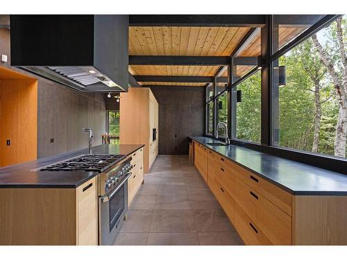 Kitchen - 121 Ch. Du Lac-Ouimet, Mont-Tremblant, QC - Indoor Photo Showing Other Room