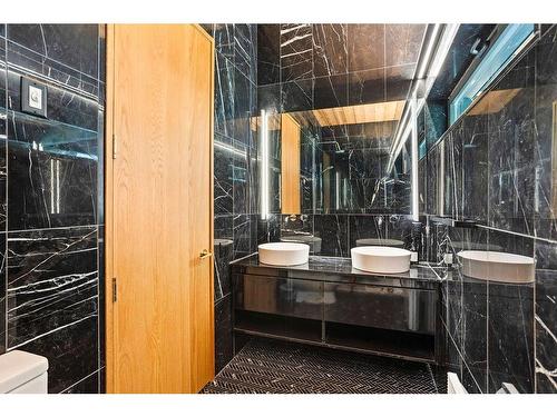 Salle de bains attenante Ã  la CCP - 121 Ch. Du Lac-Ouimet, Mont-Tremblant, QC - Indoor Photo Showing Bathroom