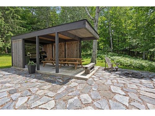 Coin-repas - 121 Ch. Du Lac-Ouimet, Mont-Tremblant, QC - Outdoor