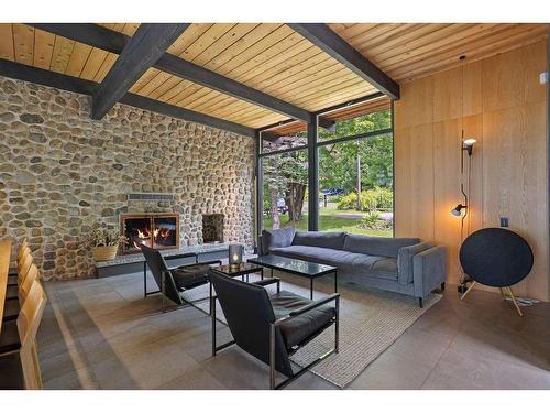 Salon - 121 Ch. Du Lac-Ouimet, Mont-Tremblant, QC - Outdoor With Exterior