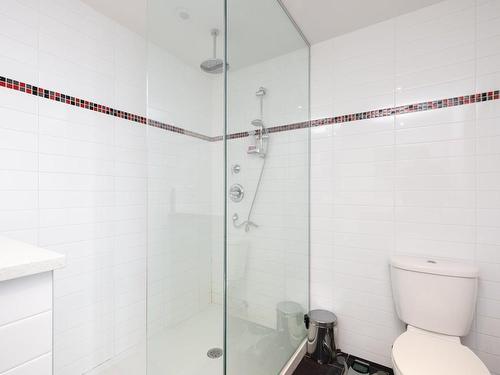 Salle de bains attenante Ã  la CCP - 605-7361 Av. Victoria, Montréal (Côte-Des-Neiges/Notre-Dame-De-Grâce), QC - Indoor Photo Showing Bathroom