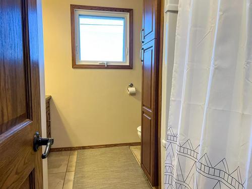 8 Anne Crescent, Kenora, ON - Indoor Photo Showing Bathroom