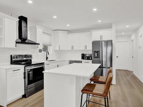 1154 Arthur Street W, Thunder Bay, ON - Indoor Photo Showing Kitchen With Upgraded Kitchen