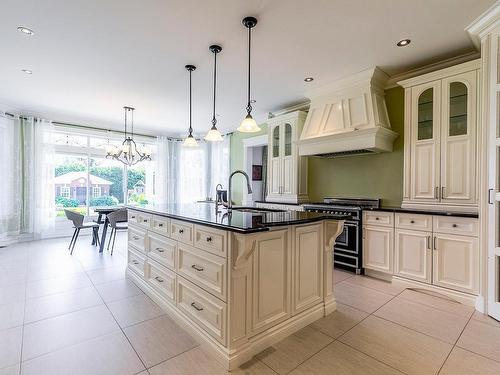 Kitchen - 3625 Rue De Lisbonne, Brossard, QC - Indoor Photo Showing Kitchen With Upgraded Kitchen