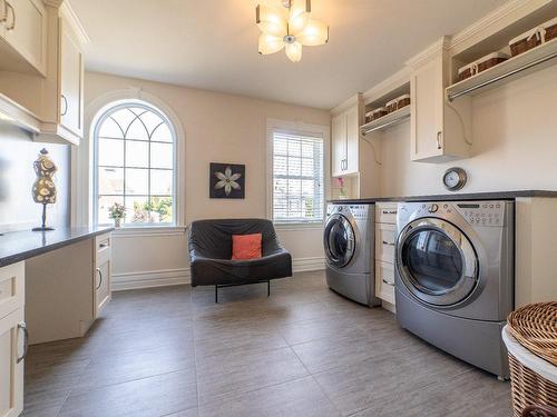 Salle de lavage - 3625 Rue De Lisbonne, Brossard, QC - Indoor Photo Showing Laundry Room