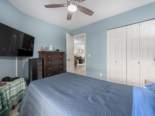 10-807 Railway Ave, Ashcroft, BC - Indoor Photo Showing Bedroom