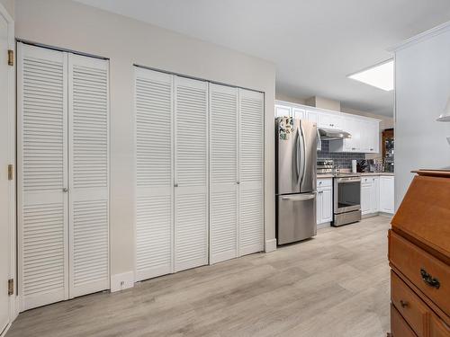 10-807 Railway Ave, Ashcroft, BC - Indoor Photo Showing Kitchen