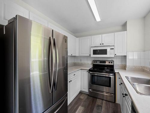 113-1990 Pacific Way, Kamloops, BC - Indoor Photo Showing Kitchen