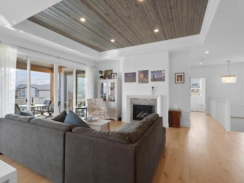 362 Rue Cheval Noir, Kamloops, BC - Indoor Photo Showing Living Room With Fireplace