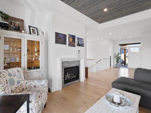 362 Rue Cheval Noir, Kamloops, BC - Indoor Photo Showing Living Room With Fireplace