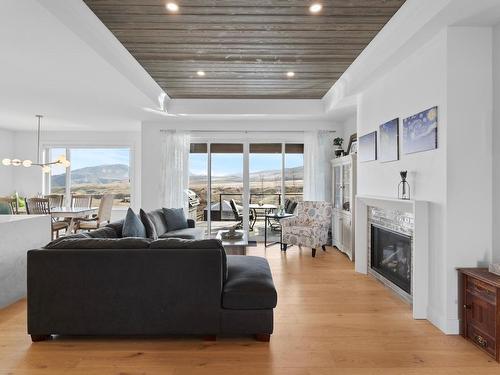 362 Rue Cheval Noir, Kamloops, BC - Indoor Photo Showing Living Room With Fireplace