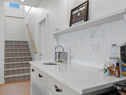 362 Rue Cheval Noir, Kamloops, BC - Indoor Photo Showing Kitchen