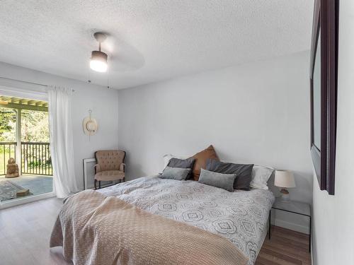 9049 Kealty Road, Kamloops, BC - Indoor Photo Showing Bedroom