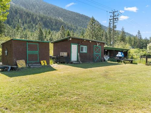 9049 Kealty Road, Kamloops, BC - Outdoor