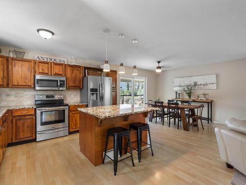 9049 Kealty Road, Kamloops, BC - Indoor Photo Showing Kitchen