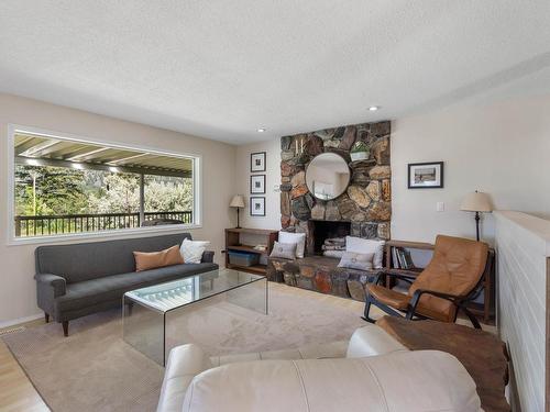 9049 Kealty Road, Kamloops, BC - Indoor Photo Showing Living Room With Fireplace