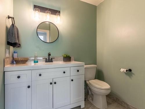 23-931 Gleneagles Drive, Kamloops, BC - Indoor Photo Showing Bathroom