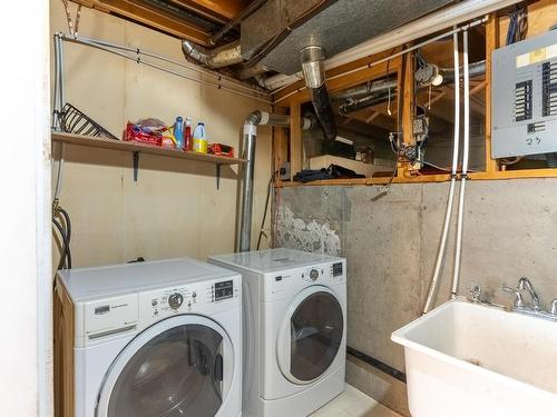 23-931 Gleneagles Drive, Kamloops, BC - Indoor Photo Showing Laundry Room