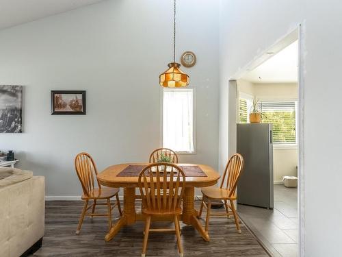 23-931 Gleneagles Drive, Kamloops, BC - Indoor Photo Showing Dining Room