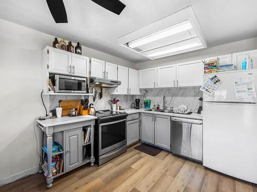 46-1697 Greenfield Ave, Kamloops, BC - Indoor Photo Showing Kitchen