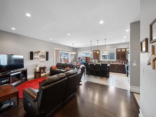 3018 Hilton Drive, Merritt, BC - Indoor Photo Showing Living Room