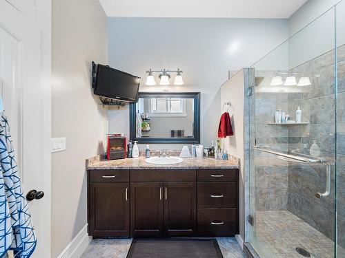 3018 Hilton Drive, Merritt, BC - Indoor Photo Showing Bathroom