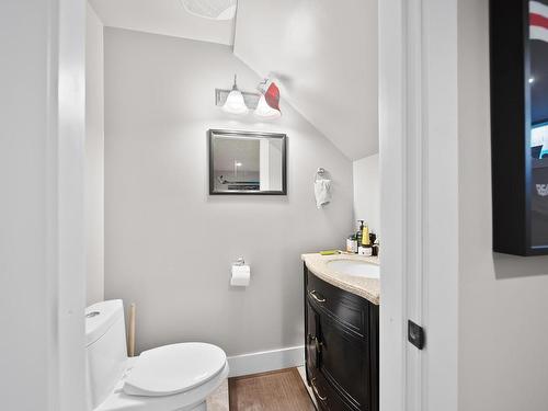 3018 Hilton Drive, Merritt, BC - Indoor Photo Showing Bathroom