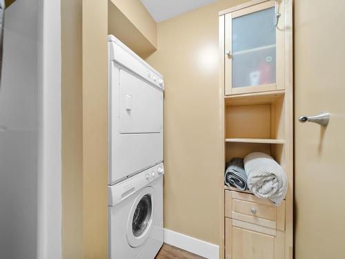 3018 Hilton Drive, Merritt, BC - Indoor Photo Showing Laundry Room
