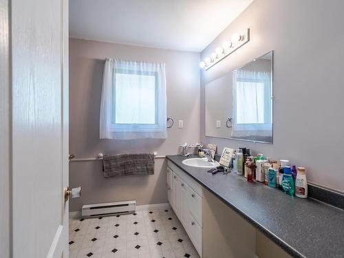 315 Park Drive, Lillooet, BC - Indoor Photo Showing Bathroom