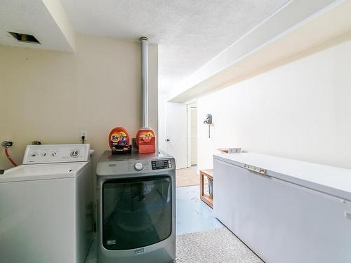 315 Park Drive, Lillooet, BC - Indoor Photo Showing Laundry Room