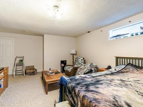 315 Park Drive, Lillooet, BC - Indoor Photo Showing Bedroom