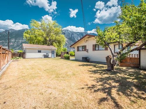 315 Park Drive, Lillooet, BC - Outdoor