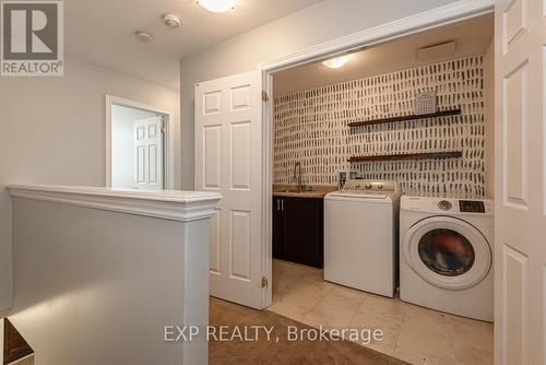 2 - 124 Parkinson Crescent, Orangeville, ON - Indoor Photo Showing Laundry Room