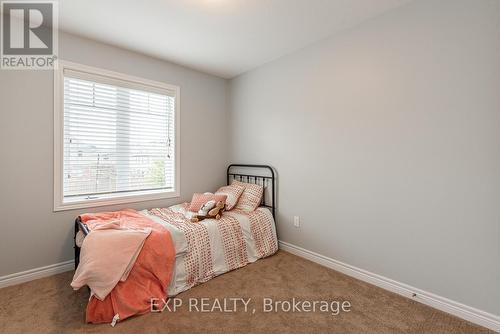 2 - 124 Parkinson Crescent, Orangeville, ON - Indoor Photo Showing Bedroom