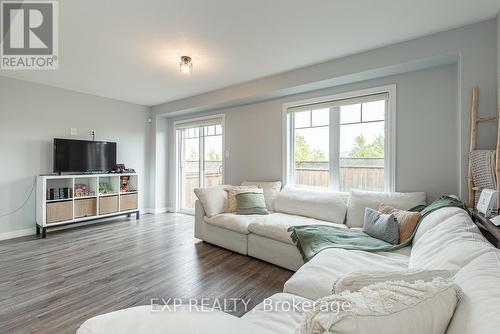 2 - 124 Parkinson Crescent, Orangeville, ON - Indoor Photo Showing Living Room
