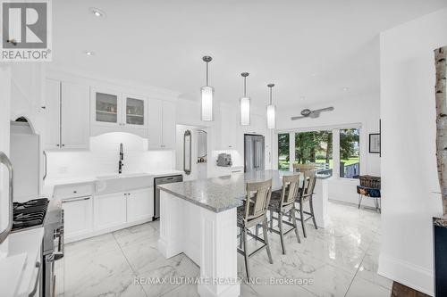 37 Michelangelo Boulevard, Brampton, ON - Indoor Photo Showing Kitchen With Upgraded Kitchen