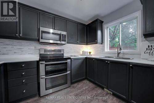 483 Saginaw Parkway, Cambridge, ON - Indoor Photo Showing Kitchen With Double Sink