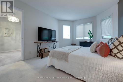 483 Saginaw Parkway, Cambridge, ON - Indoor Photo Showing Bedroom