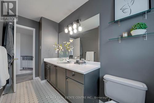 483 Saginaw Parkway, Cambridge, ON - Indoor Photo Showing Bathroom