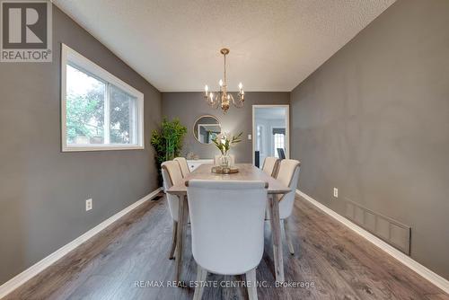 483 Saginaw Parkway, Cambridge, ON - Indoor Photo Showing Dining Room