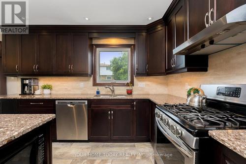 186 Mill Street W, Halton Hills, ON - Indoor Photo Showing Kitchen With Upgraded Kitchen