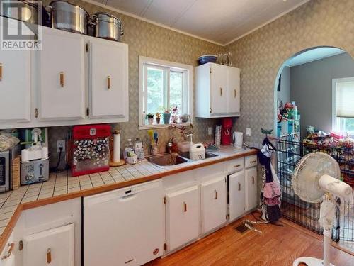 26-6271 Mcandrew Ave, Powell River, BC - Indoor Photo Showing Kitchen With Double Sink