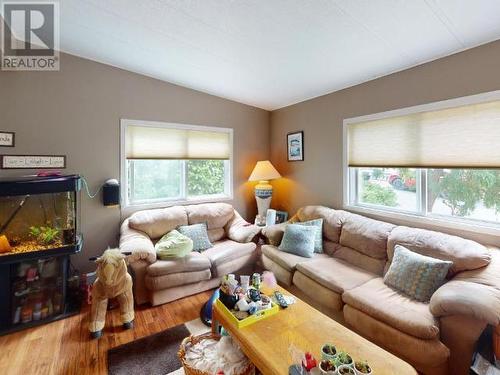 26-6271 Mcandrew Ave, Powell River, BC - Indoor Photo Showing Living Room