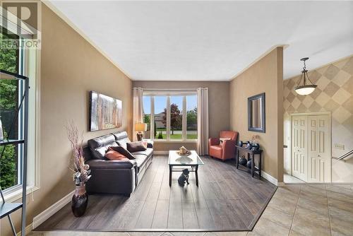 608 Brenda, Greater Sudbury, ON - Indoor Photo Showing Living Room