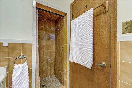 80 Green Road, Hamilton, ON - Indoor Photo Showing Bathroom