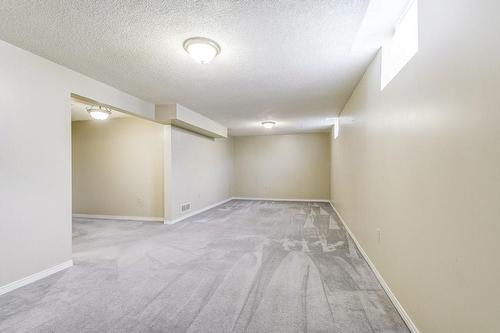 110 Fairington Crescent, Hamilton, ON - Indoor Photo Showing Other Room