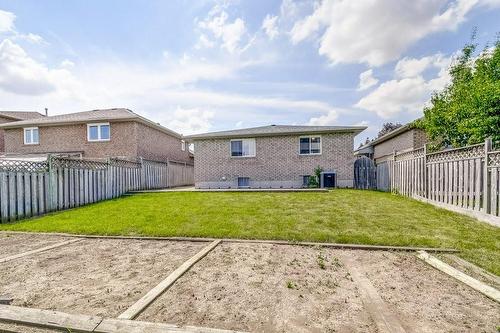 110 Fairington Crescent, Hamilton, ON - Outdoor