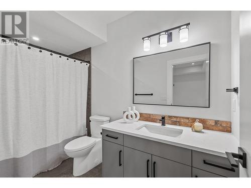 3569 Sagehill Court, Kelowna, BC - Indoor Photo Showing Bathroom